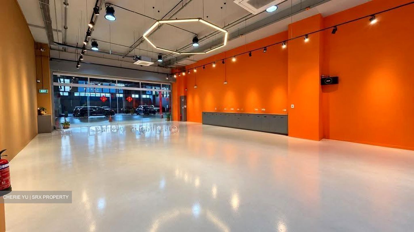 Carros Centre (D25), Factory #632380611